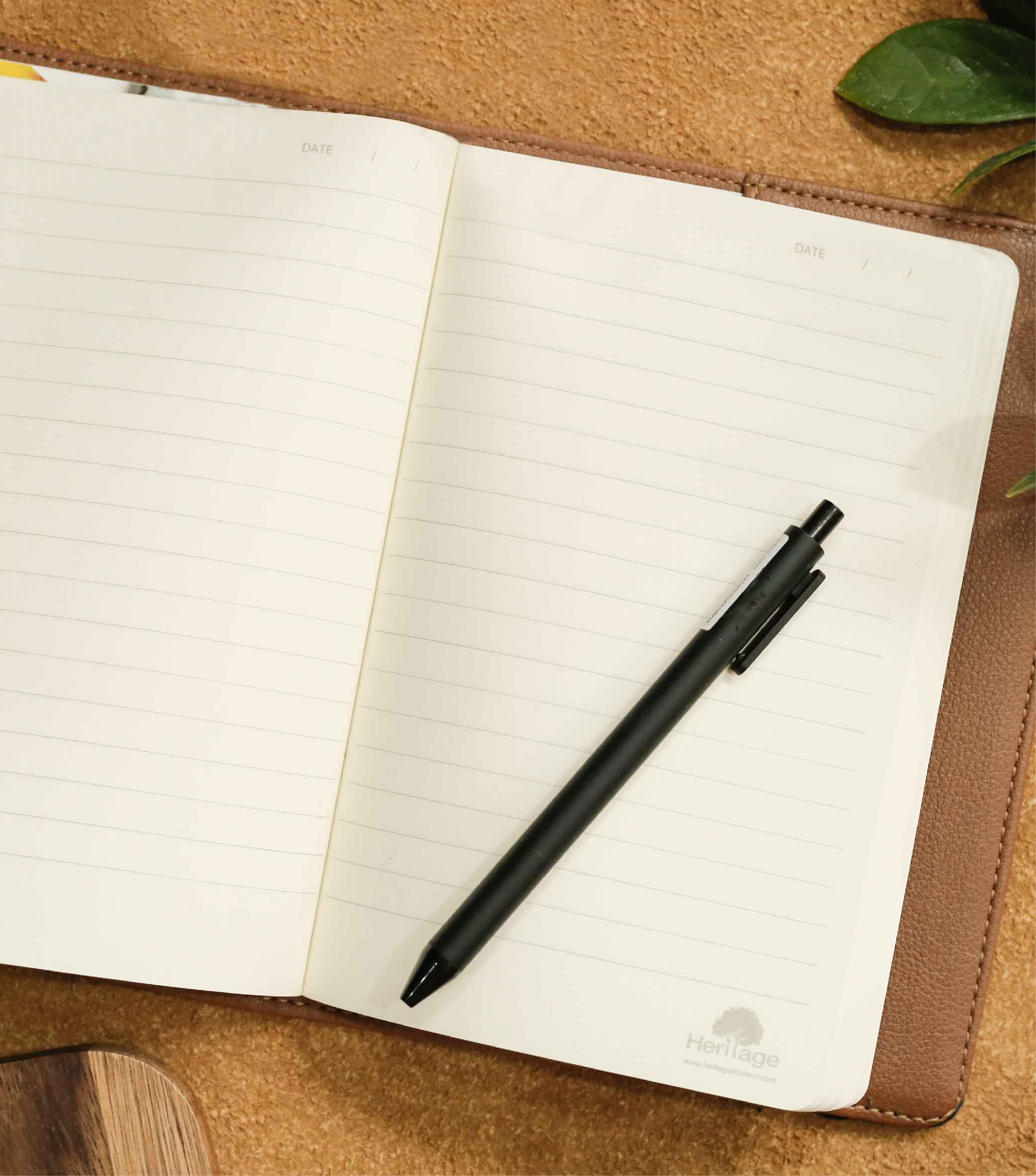 premiumnotebook สินค้าพรีเมี่ยมสมุดบันทึก รับผลิตสมุดปกหนัง สมุดบันทึกปกหนังรุ่นสายรัดยางยืด 03 premiumnotebook สินค้าพรีเมี่ยมสมุดบันทึก รับผลิตสมุดปกหนัง สมุดบันทึกปกหนังรุ่นสายรัดยางยืด 03