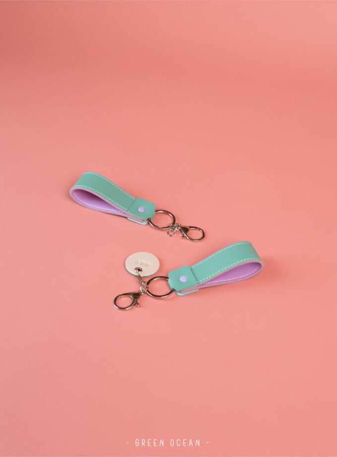 Chubby Keychain พวงกุญเเจหนังสลักชื่อ