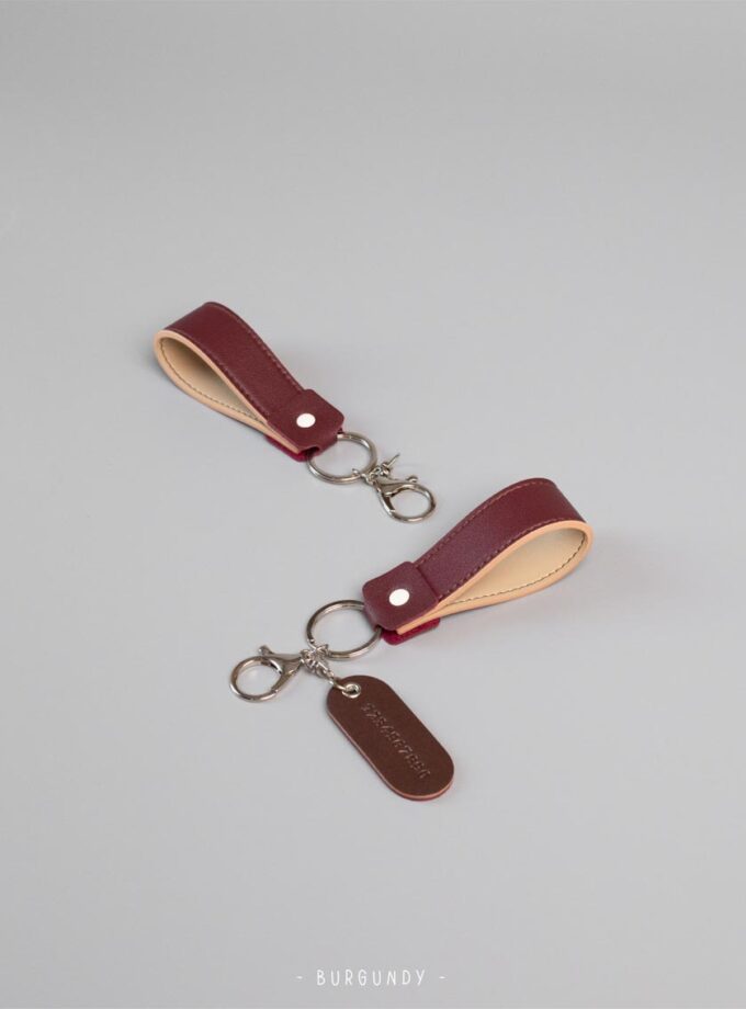 Chubby Keychain พวงกุญเเจหนังสลักชื่อ