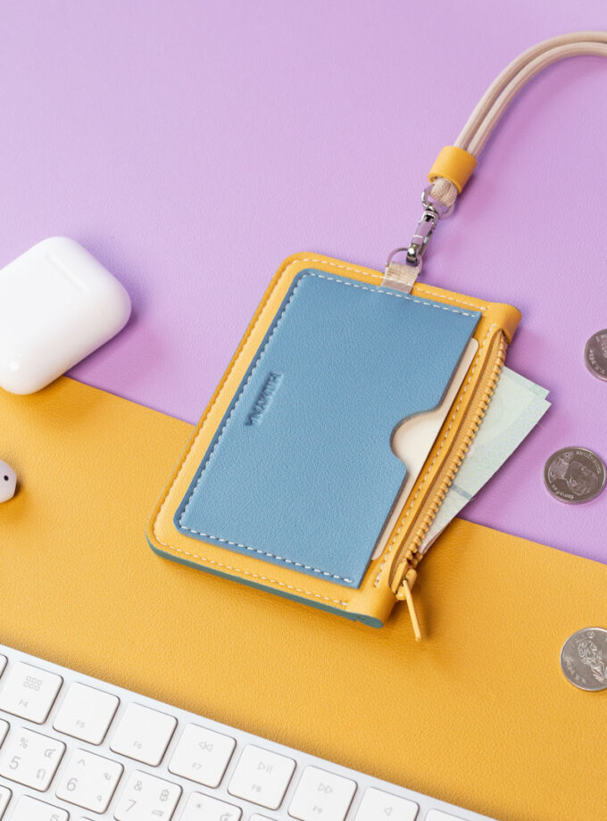 Twelve ID Holder ป้ายคล้องคอใส่บัตรพนักงานวัสดุหนัง