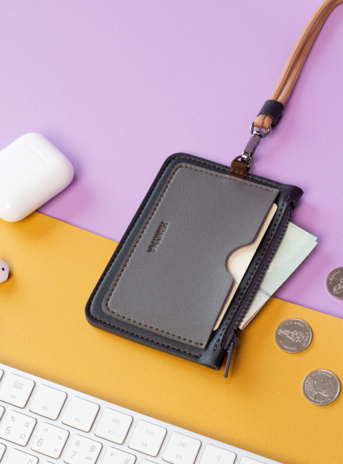 Twelve ID Holder ป้ายคล้องคอใส่บัตรพนักงานวัสดุหนัง