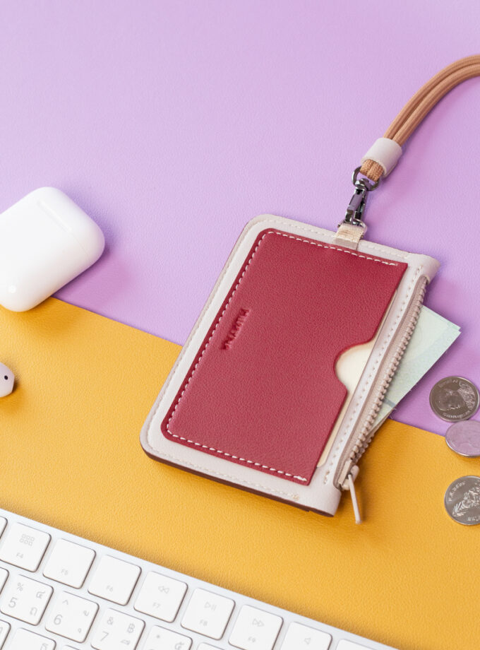 Twelve ID Holder ป้ายคล้องคอใส่บัตรพนักงานวัสดุหนัง